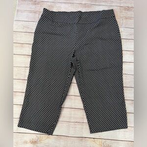 Avenue stretch black & white print plus pants size 26